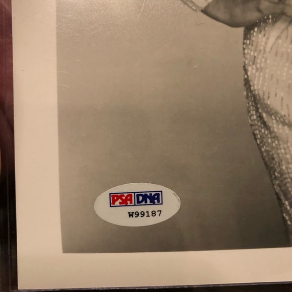 Linda Evans signed with COA ✍🏼 - Picture 3 of 4